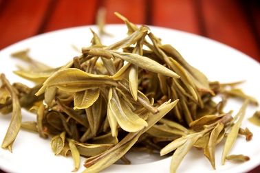 China Urinate Smoothly Huangshan Maofeng Tea , Yellowish Green Huang Shan Mao Feng Green Tea supplier