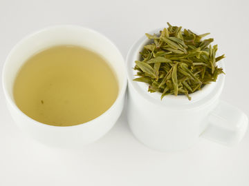 China Bagged Organic Green Tea Dragon Well Tea With Curved Shape Fresh Tea Leaf supplier